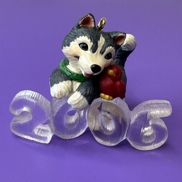 Hallmark Cool Decade 2006 Husky Dog Polar Animal Figurines Dated Discontinued - Picture 1 of 5
